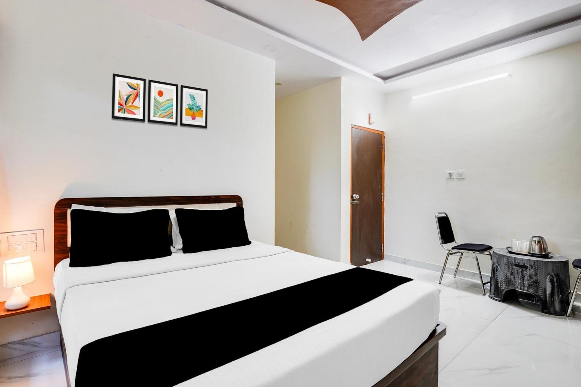Townhouse Bidadi Formerly Royal Garuda Exteriér fotografie